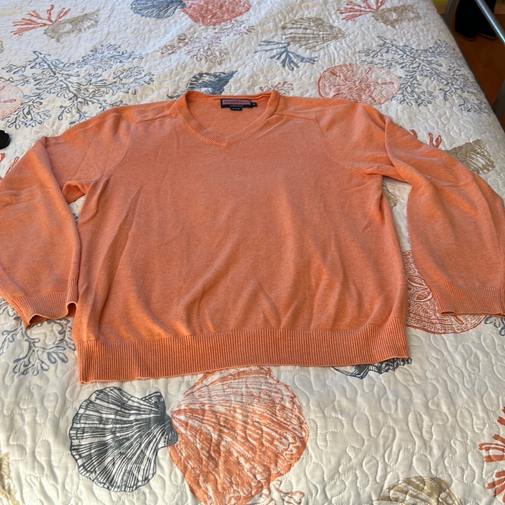 Vineyard vines men’s sweater. Medium